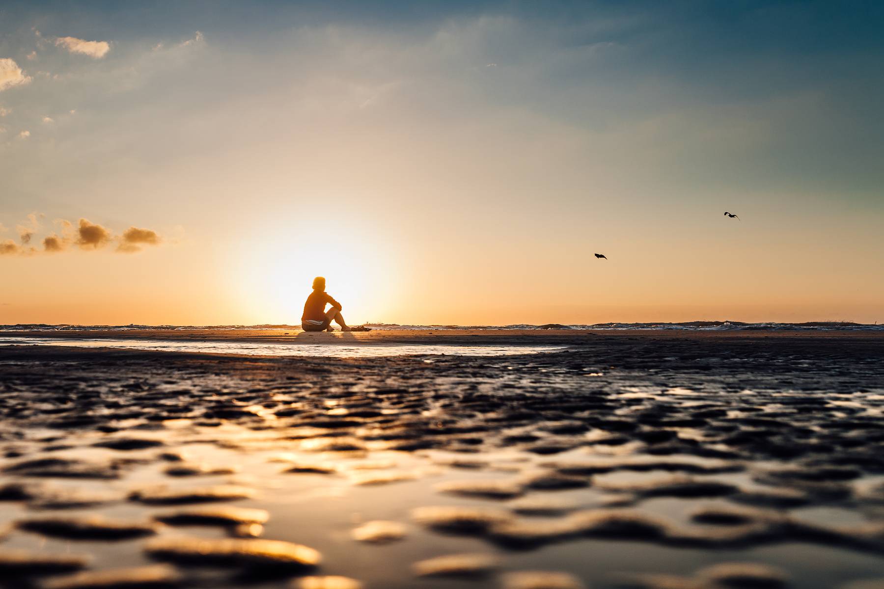 Sonnenuntergang am Strand von Norderney – Ruhe in der Nebensaison